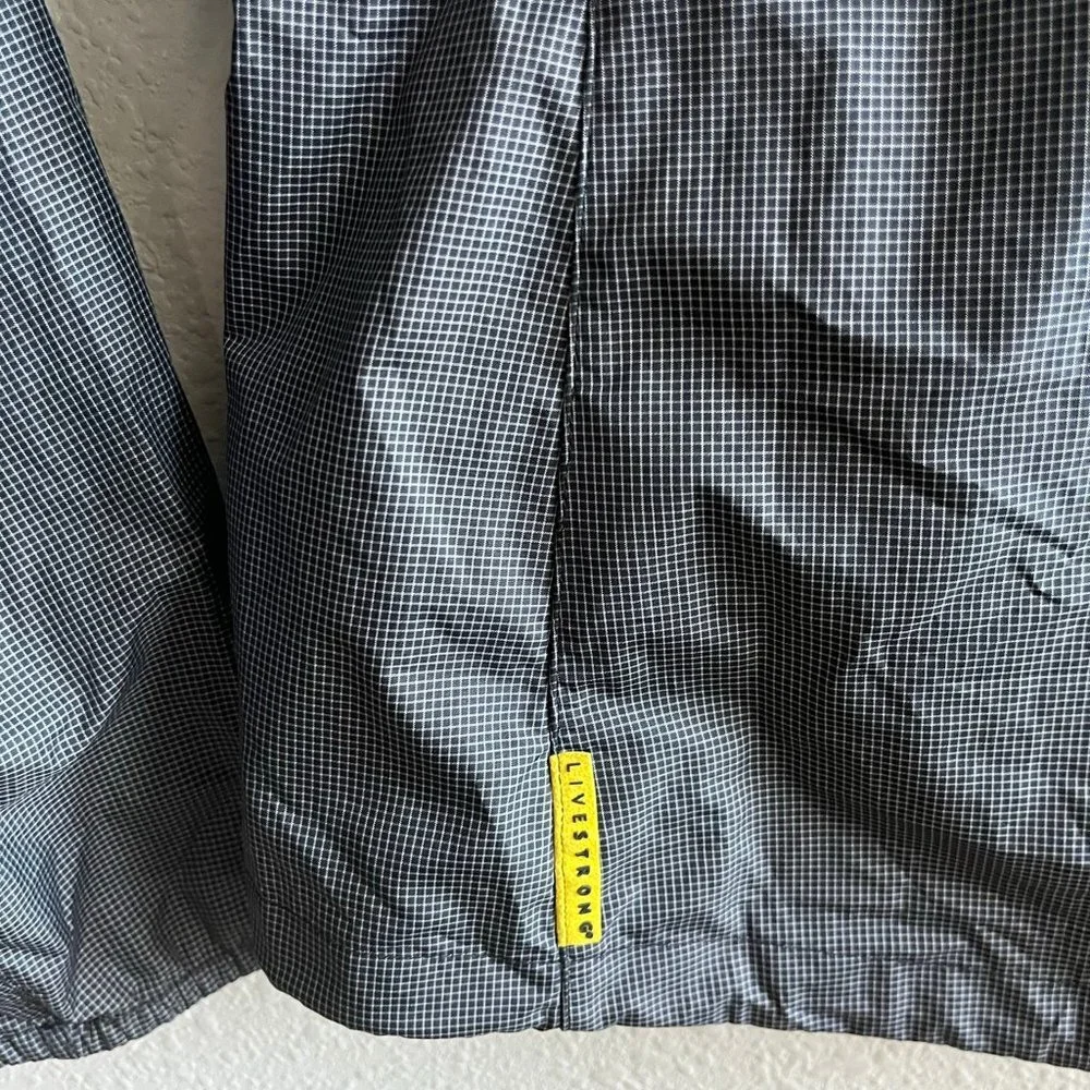 Nike Women's Livestrong Black Lightweight Hoodie Jacket Size S Style 467934-010